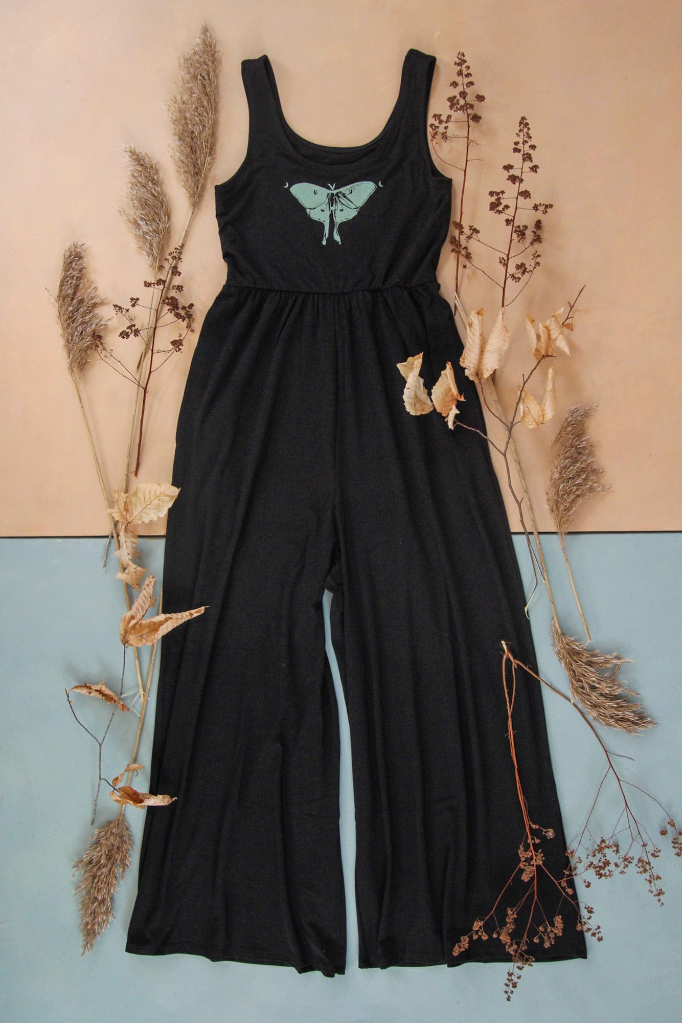 Women's sustainable yoga wear. Eco friendly and fair trade.